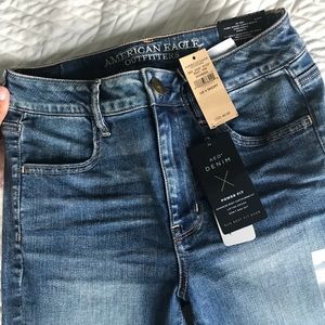 Medium wash American Eagle skinny jeans